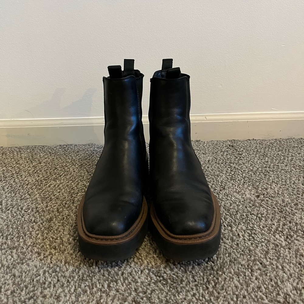 Sam Edelman Laguna Chelsea Boot in Black Leather - Picture 3 of 7